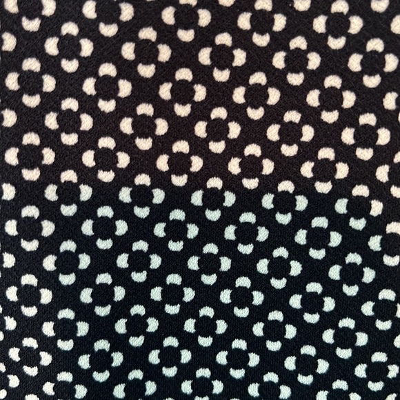 Ann Taylor Top, Size M - Picture 2 of 7